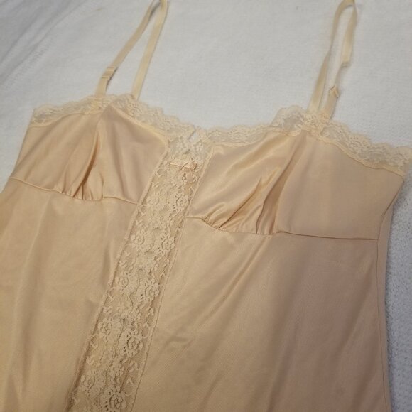 Vintage Beige/Nude Lace Slip Dress Kayser Bow Chemise Night Gown Made in Canada - Picture 2 of 12